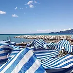 アパート Mareviglia, Between The Sea And The Mountains