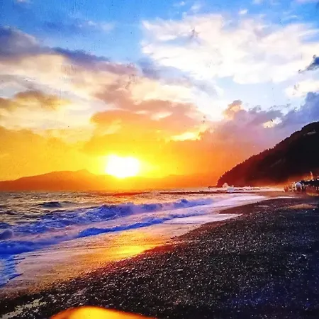 דירה Mareviglia, Between The Sea And The Mountains Leivi
